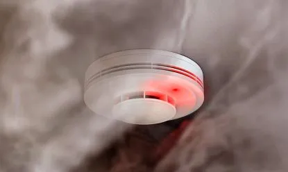 Monitoramento 24/7 com tecnologia certificada: a confiança de que seu sistema de incêndio funciona quando mais importa