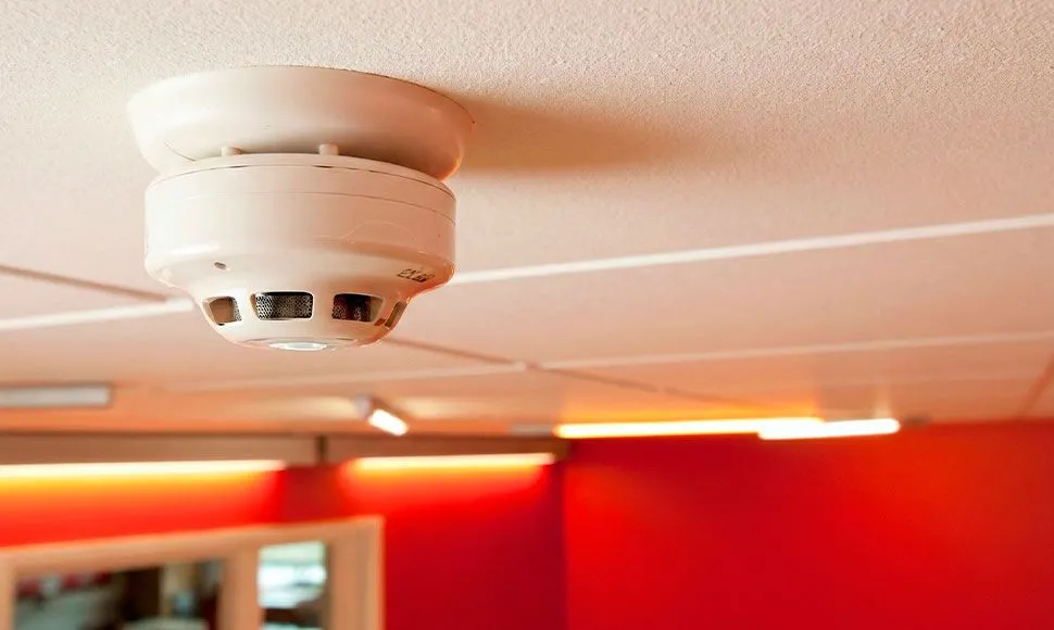 Como sistemas de incêndio impactam o orçamento de manutenção predial