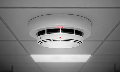 Por que o excesso de sensores compromete seu projeto de incêndio?